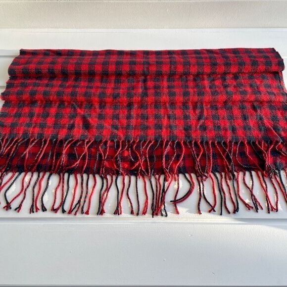 Abercrombie Kids Red and Navy Buffalo Check Fringe Blanket Scarf Like New - Picture 4 of 7